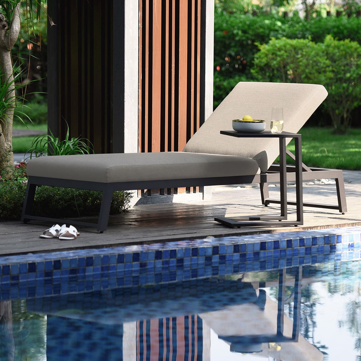 Maze Allure Outmeal Sunlounger