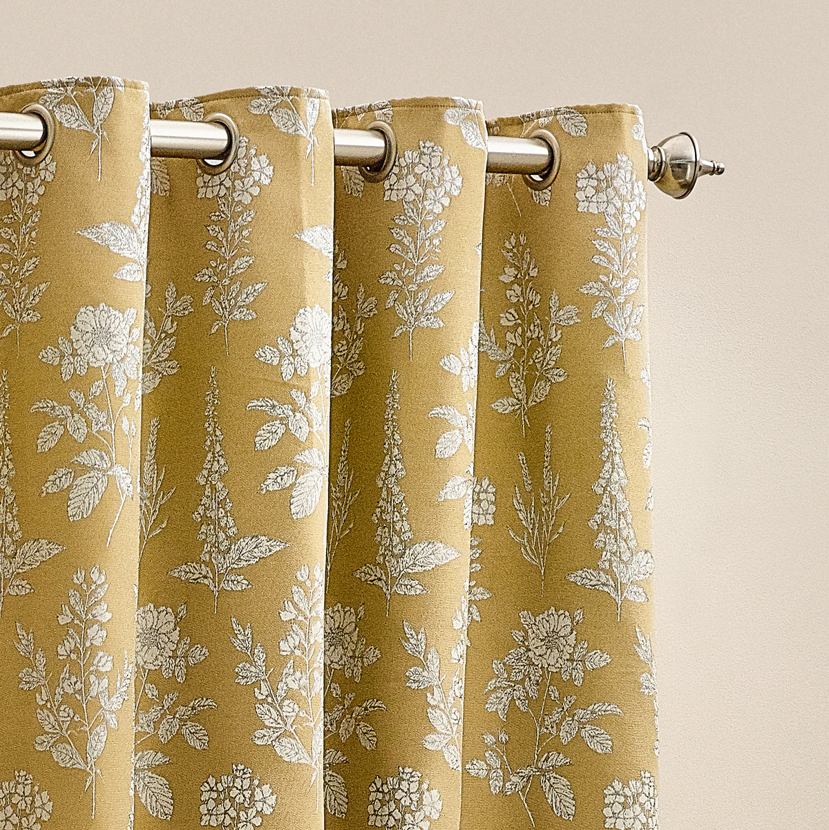 Sophia 229X137 Eyelet Curtain Gold