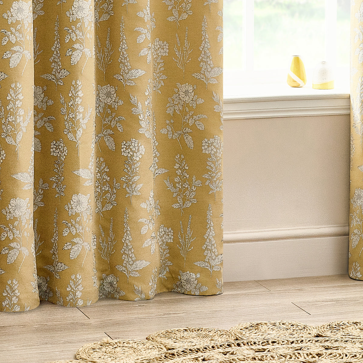 Sophia 229X137 Eyelet Curtain Gold