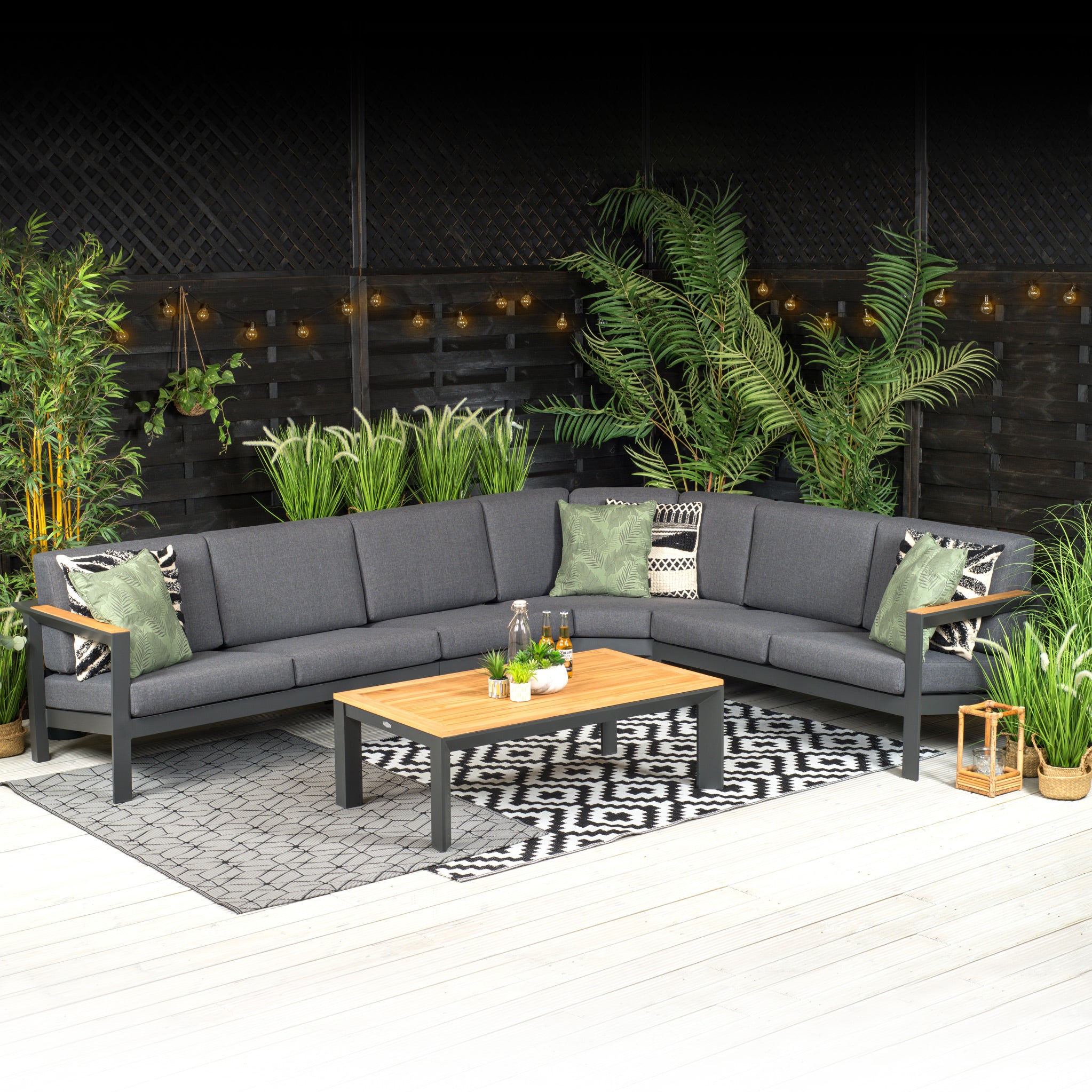 Metal garden store lounge set