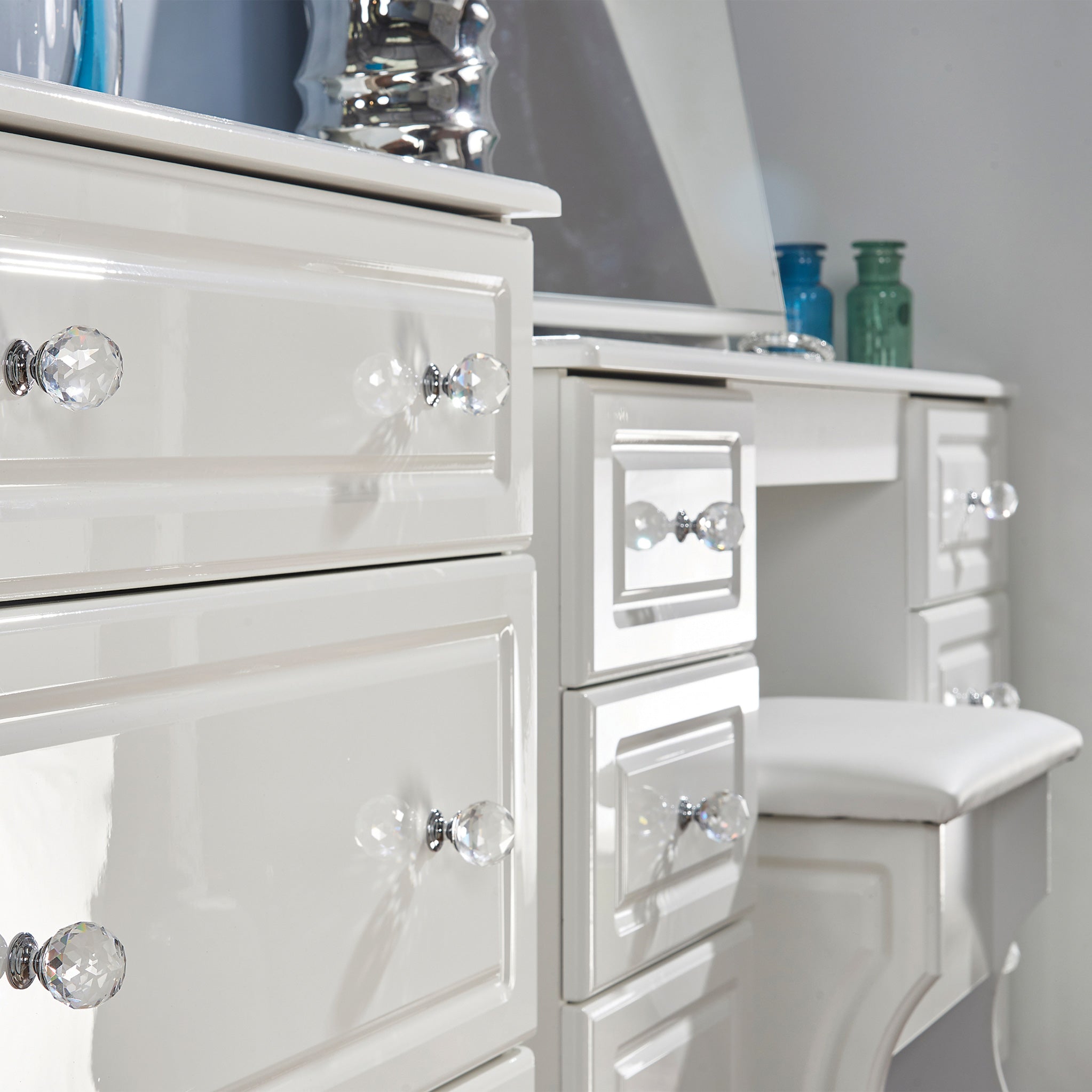 White gloss store 4 drawer chest