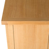 close up of oak top edge