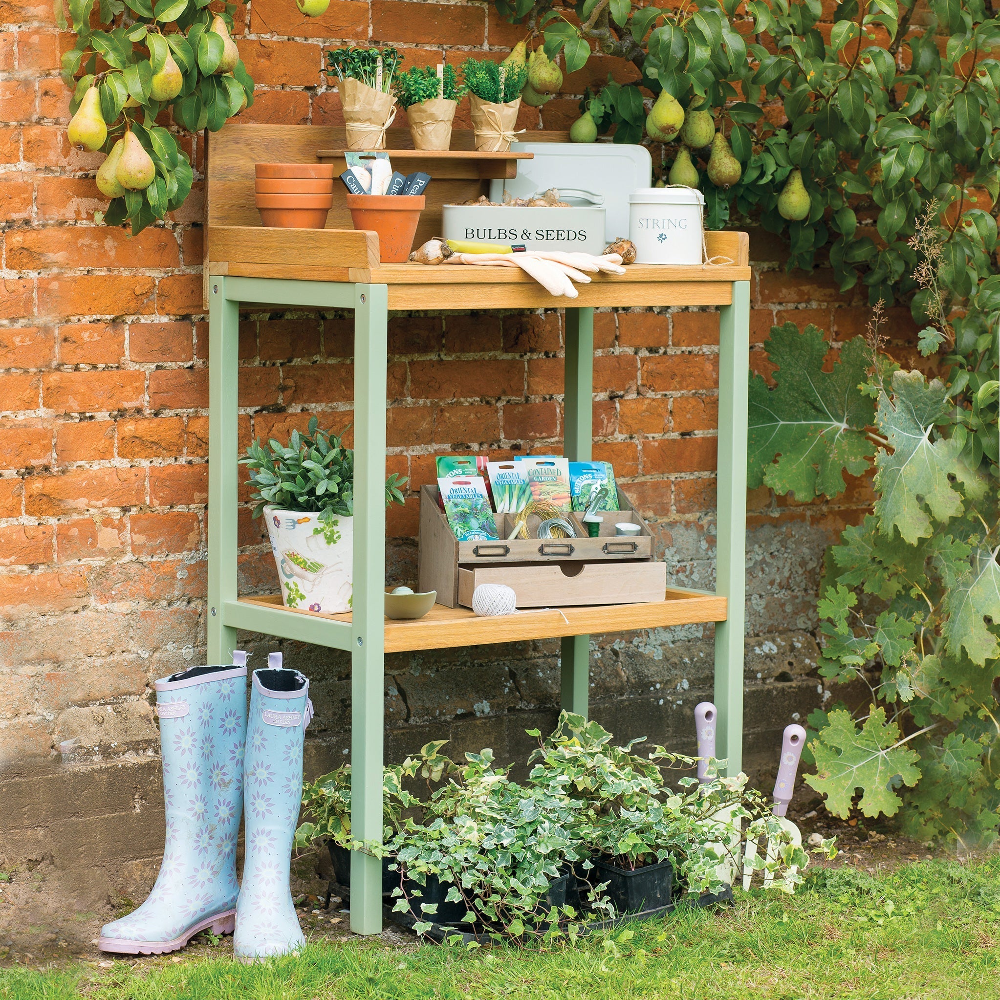 Foldable discount potting bench