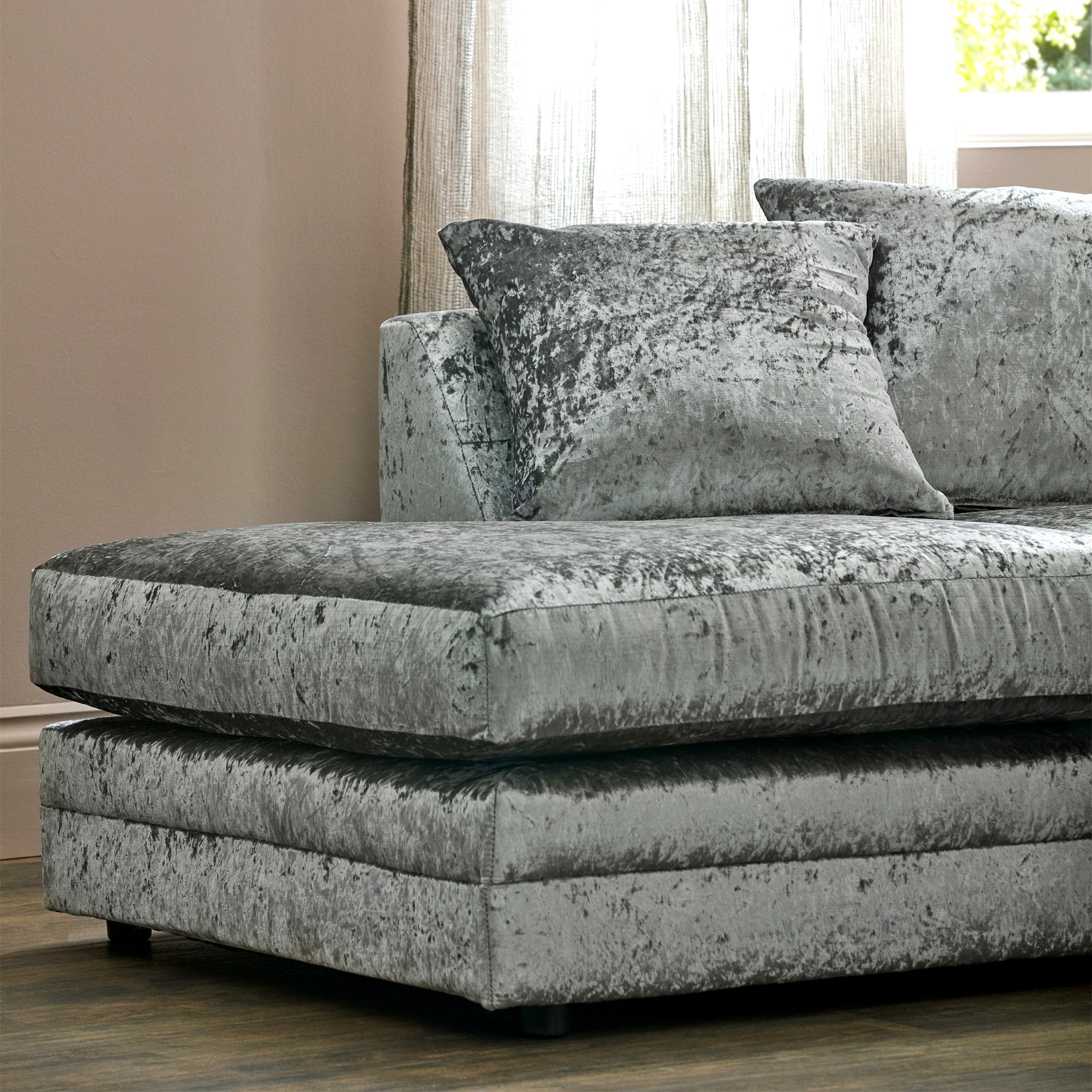 Crushed velvet chaise deals lounge