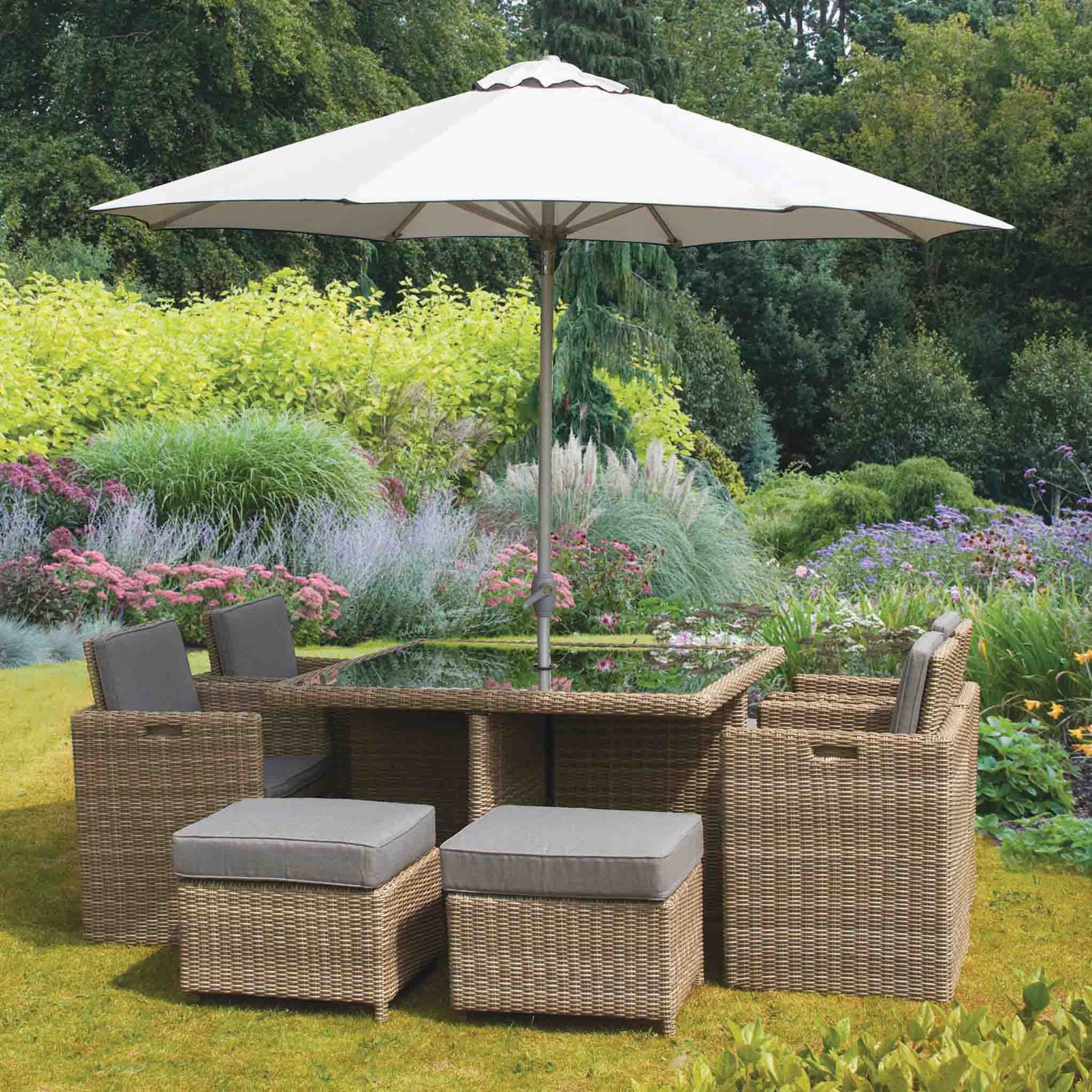 London store rattan cube